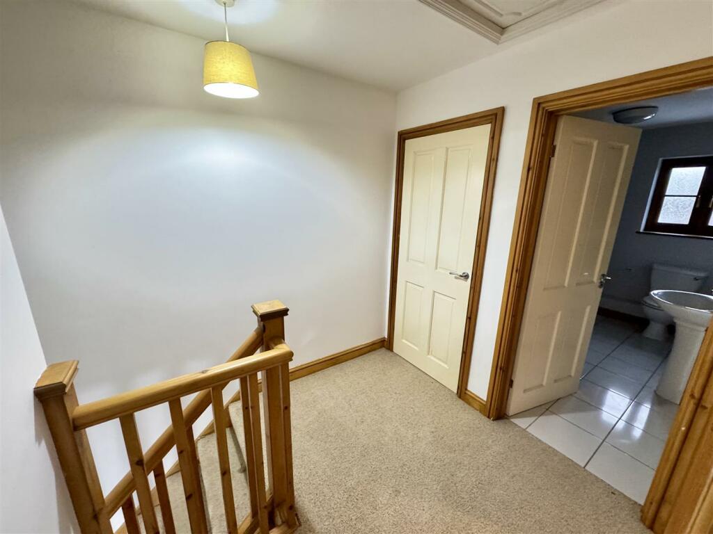 FIRST FLOOR - GALLERIED LANDING