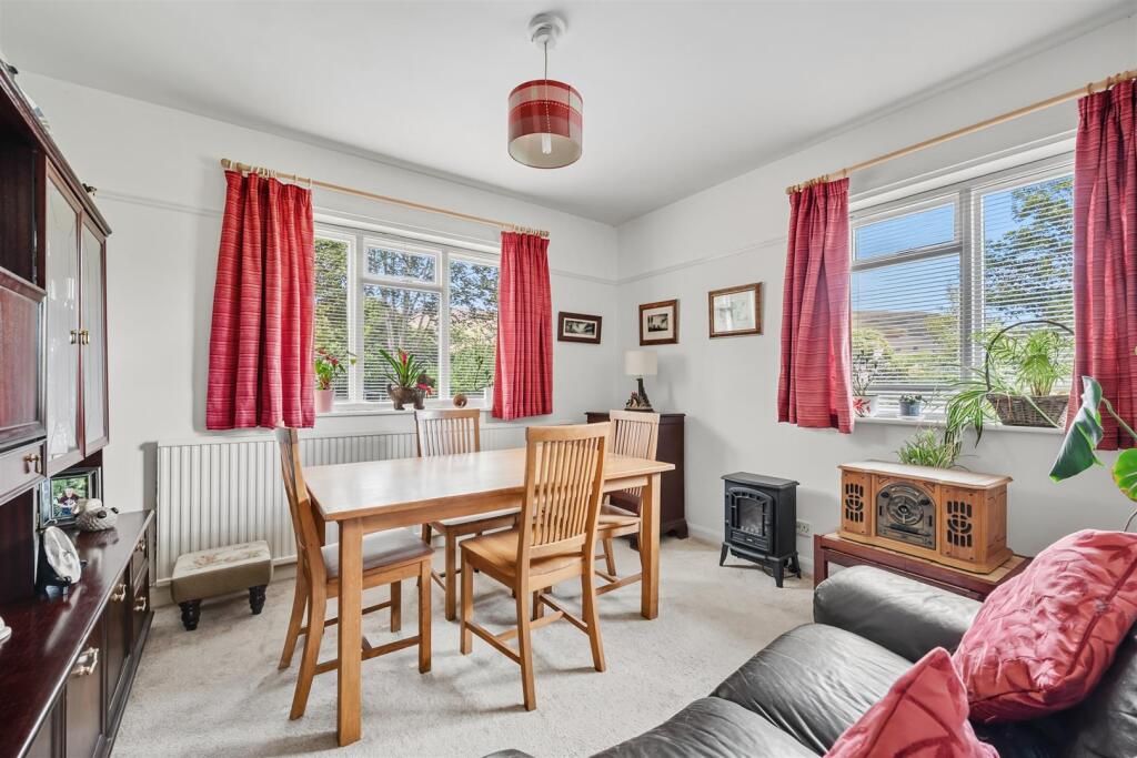 Saxton Mee Barnfield 047.jpg