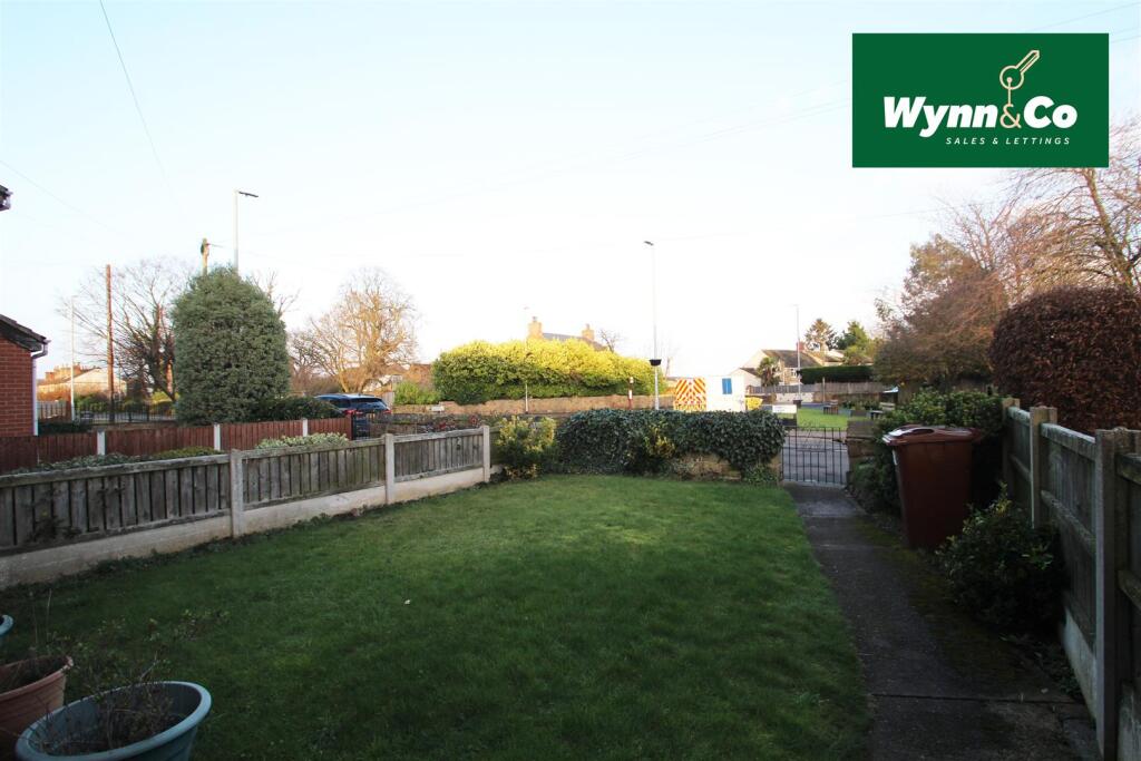 Front Garden 1.jpg