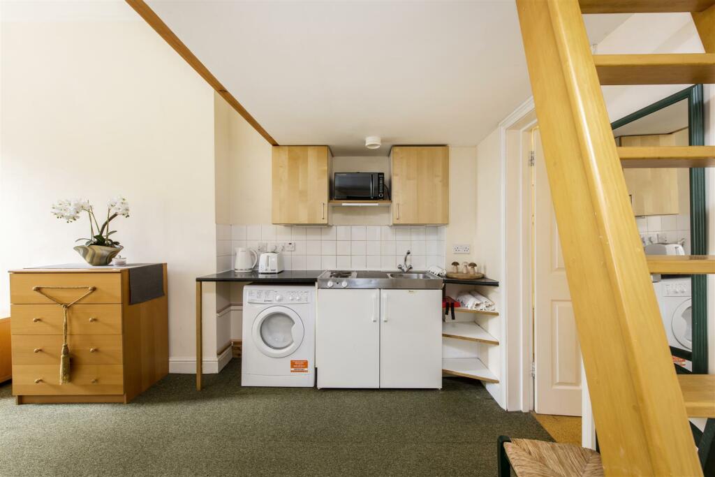 10, 27 Lancaster Gate Hi-1.jpg