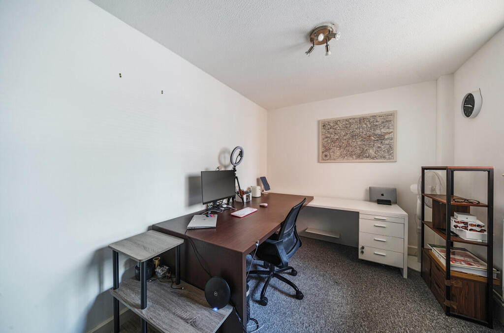 1304131-18-684340...