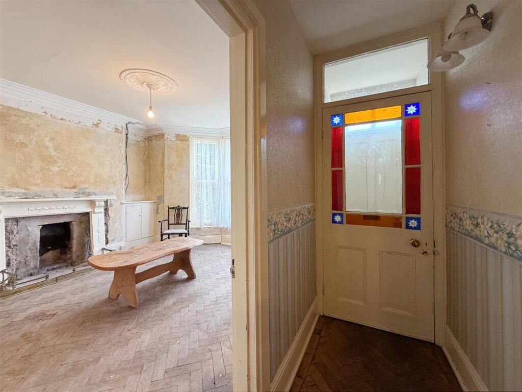 Entrance Hallway.JPG