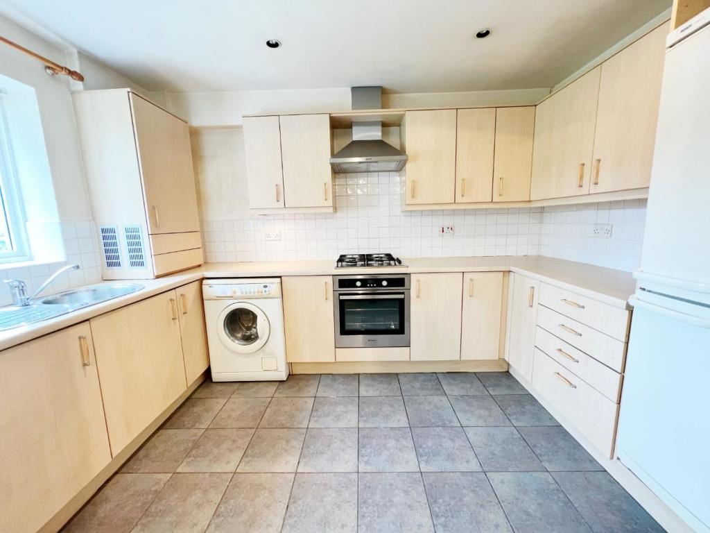 Kitchen 1.jpg