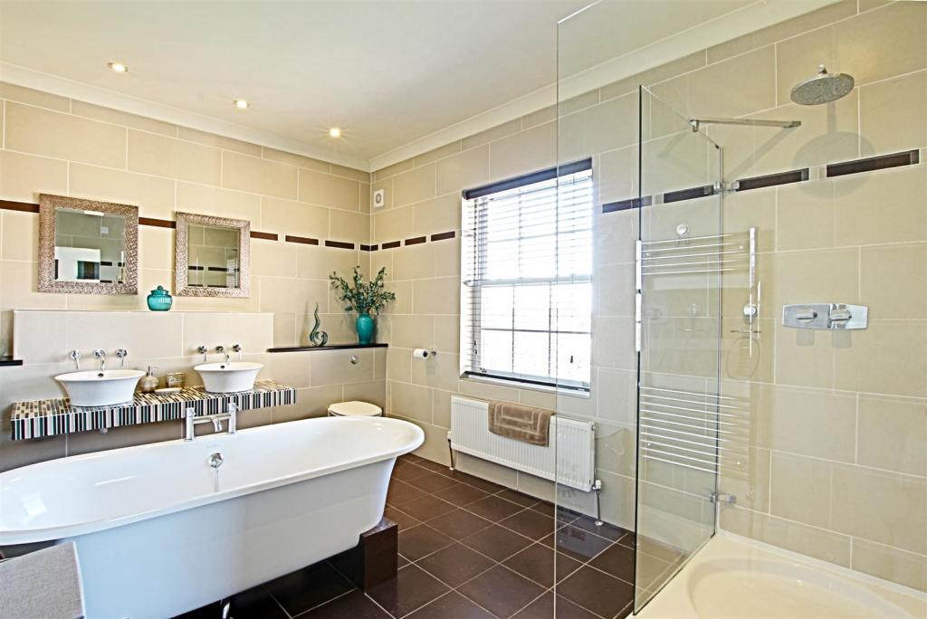 En-suite Bathroom