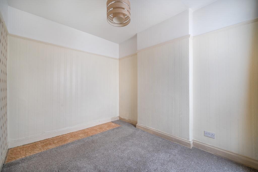 1388573-15-6937faf1939b1-ARW