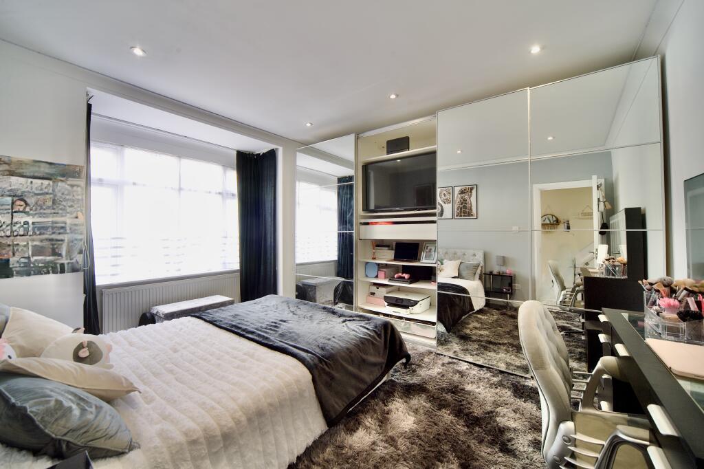 Ground Floor Bedroom (2)