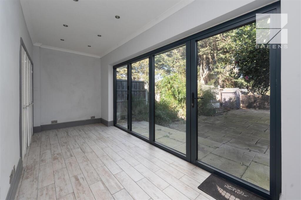 46 Whitehall Gardens_0016.jpg