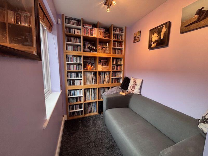 Snug/Study