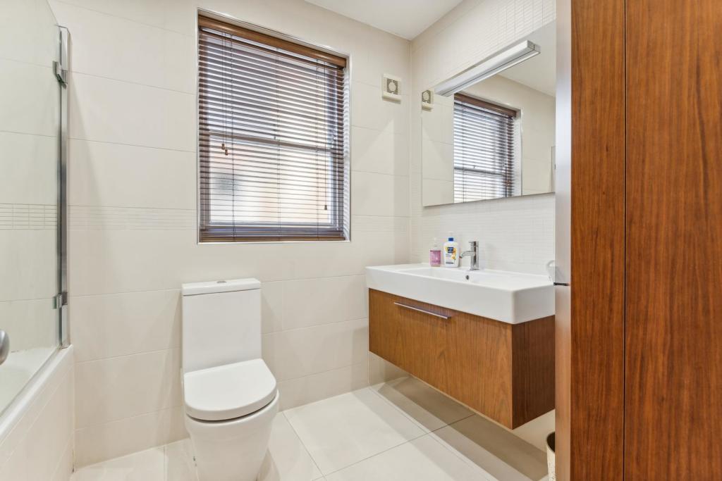 First Floor Family Bathroom