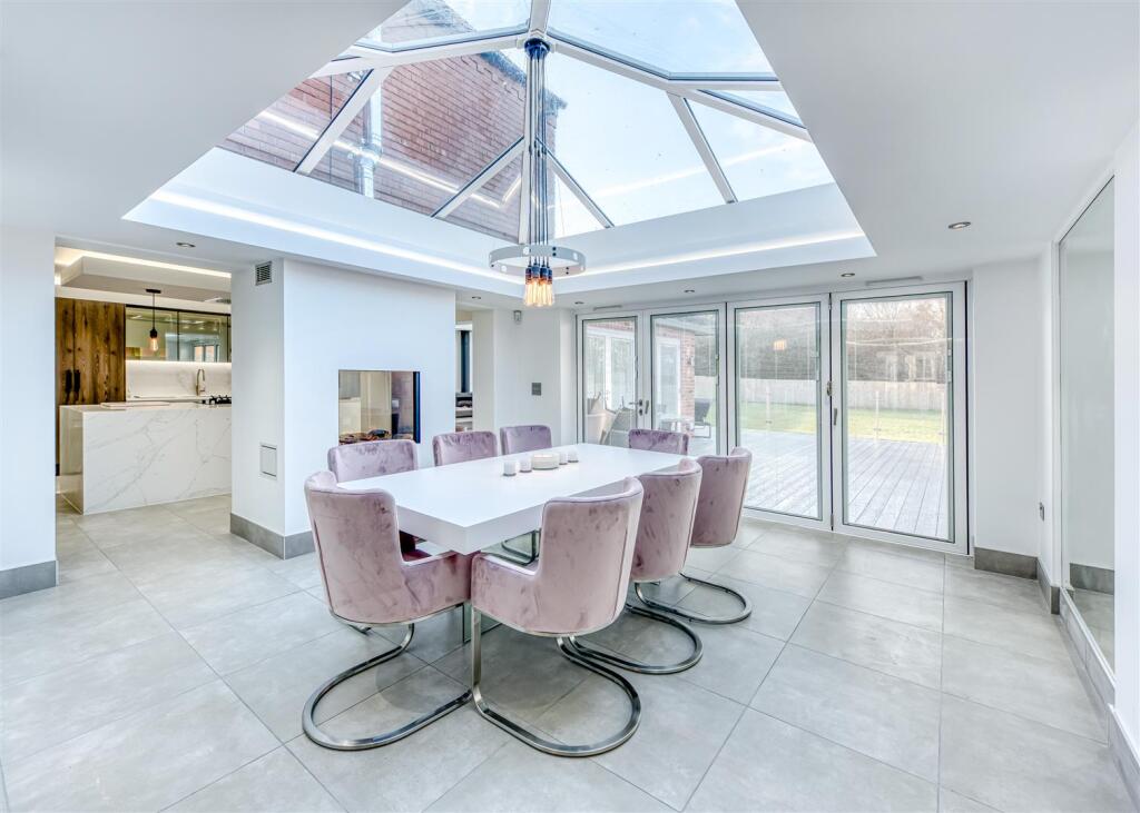 37 Deaconsfield-dining2.jpg