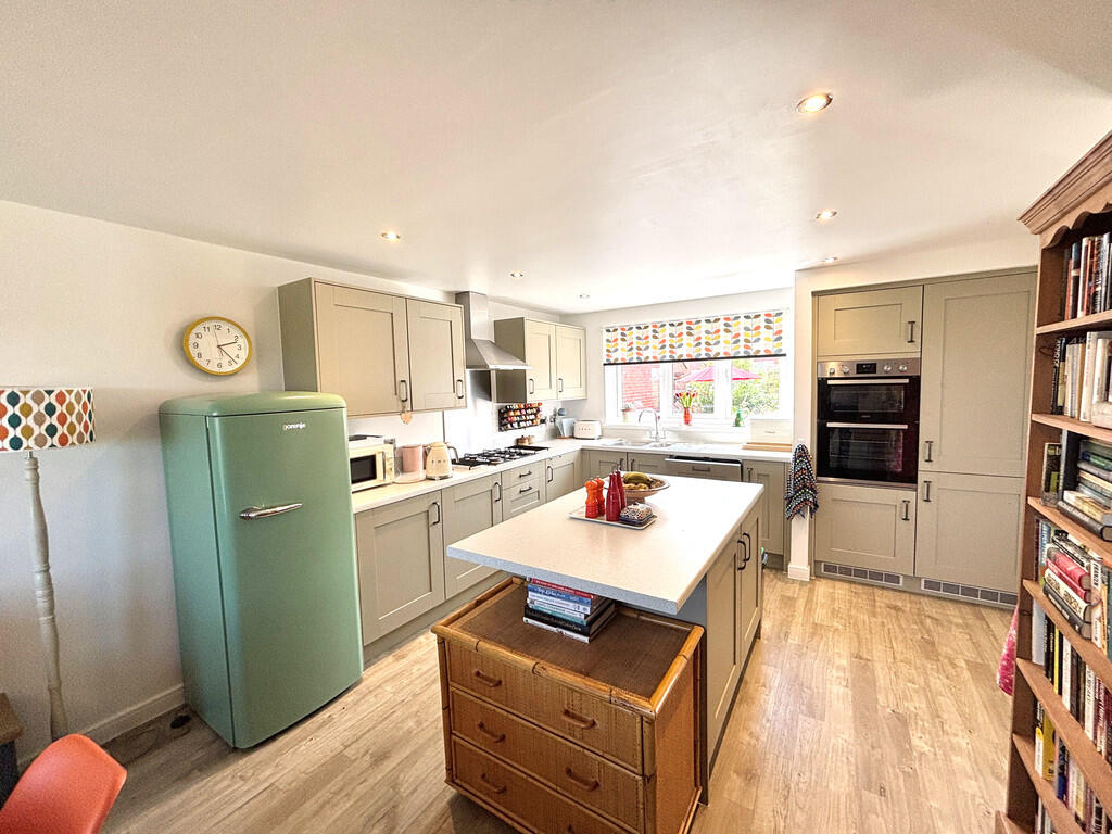 Open Plan Dining ...