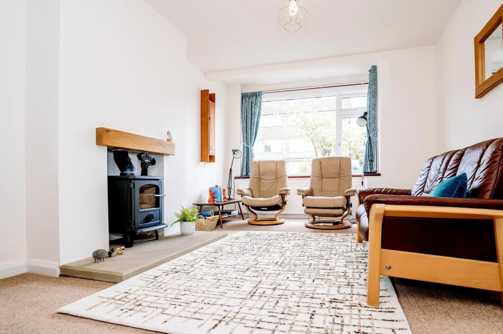 KITCHEN DINER AND LOUNGE