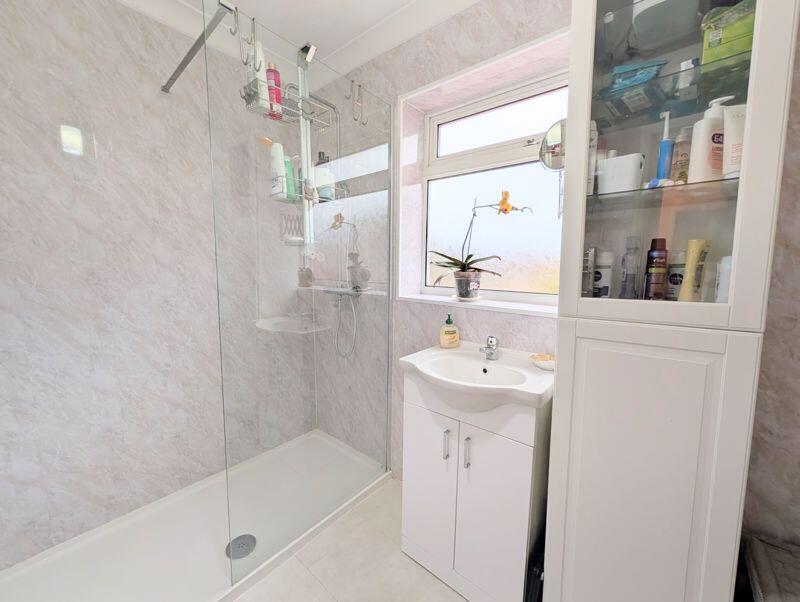 Shower room 
