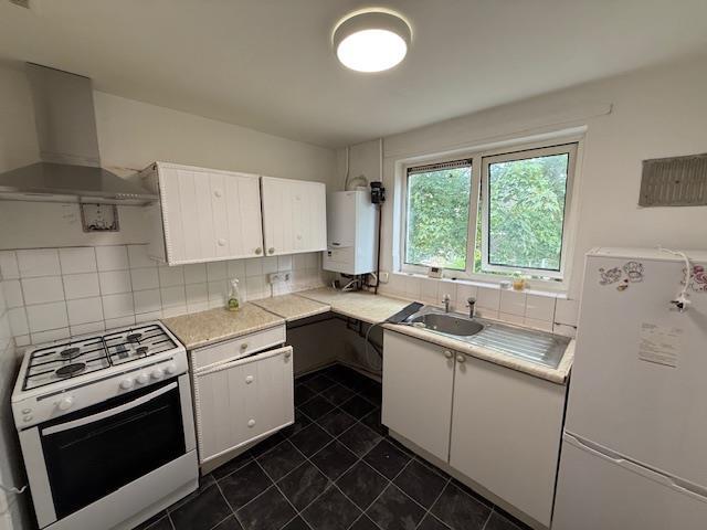 Kitchen 1.JPG