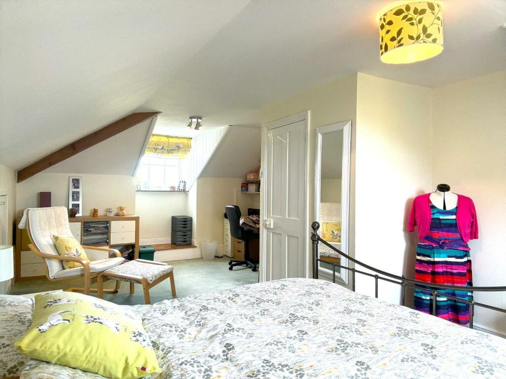 Bed 3.jpg