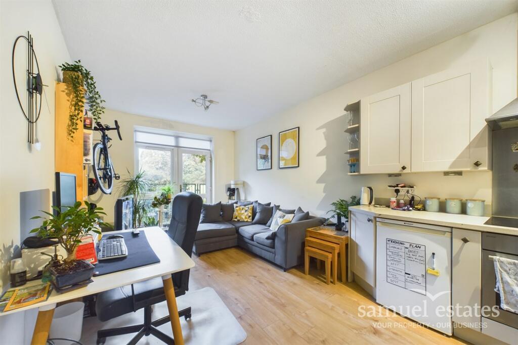 Living Room / Kitche