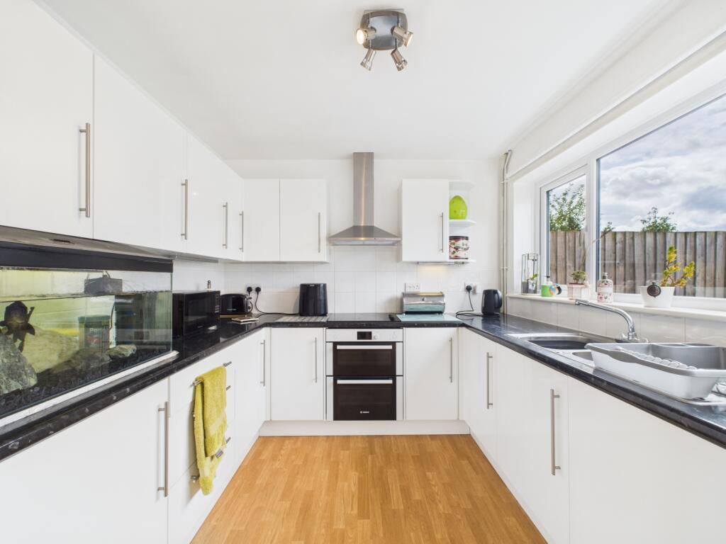 CAM02023G0-PR0167-STILL025