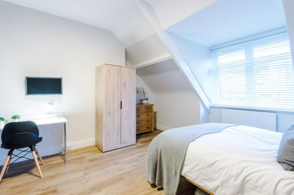 250JR - Bedroom