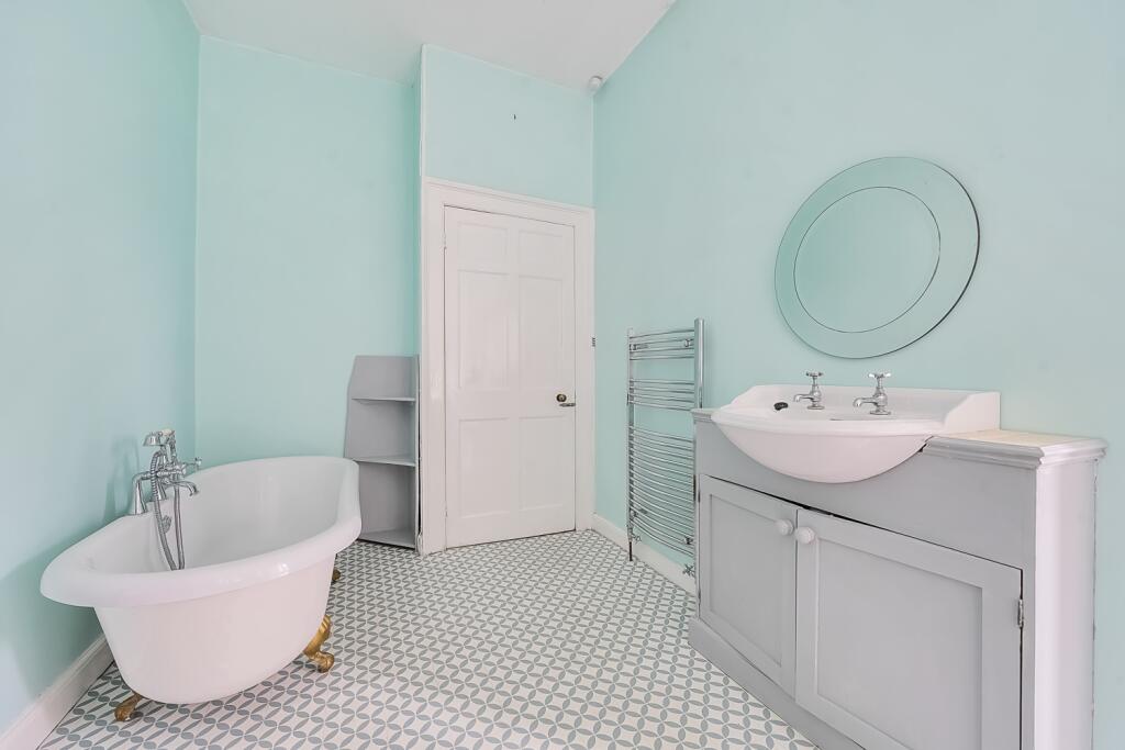 1336614-22-689de11c52e61