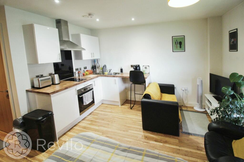 Open Plan Lounge, Kitchen &amp; Bedroom