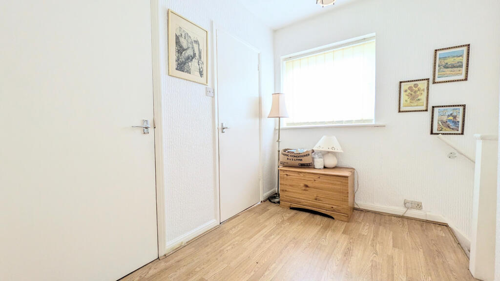 PXL_20251205_112313694.MP~2