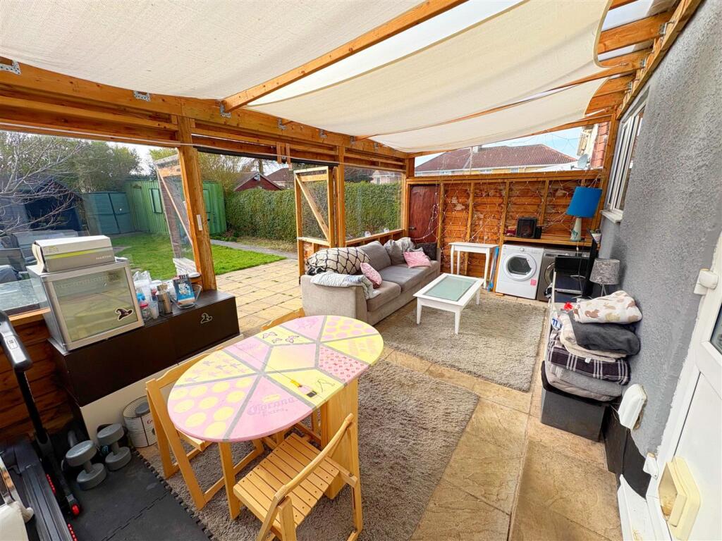 Lean to entertaining space (1).jpg