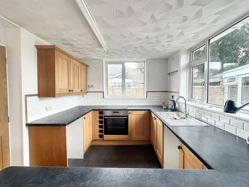 KITCHEN/BREAKFAST ROOM