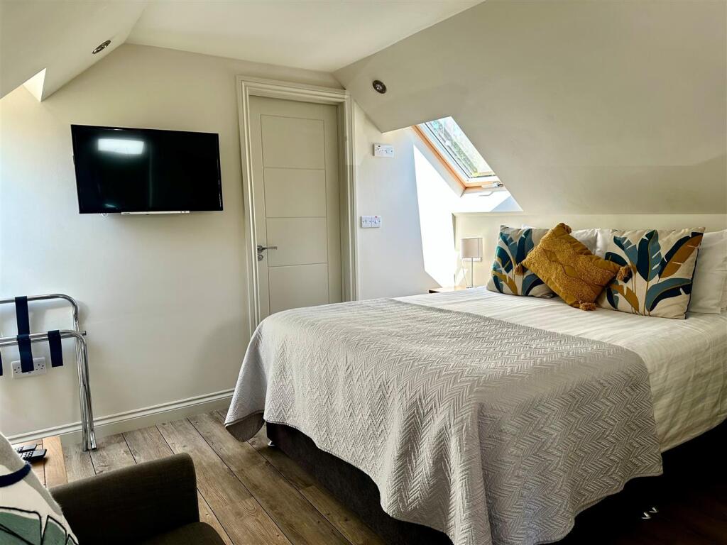 Annexe Bed.jpg