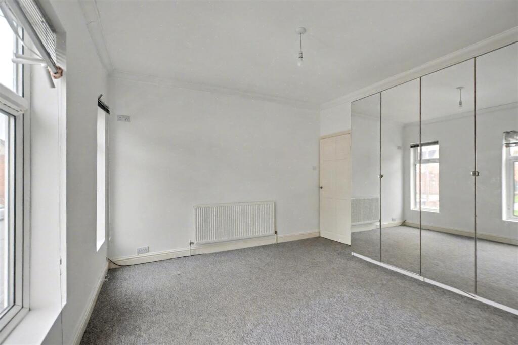 Bedroom 1_2.jpeg