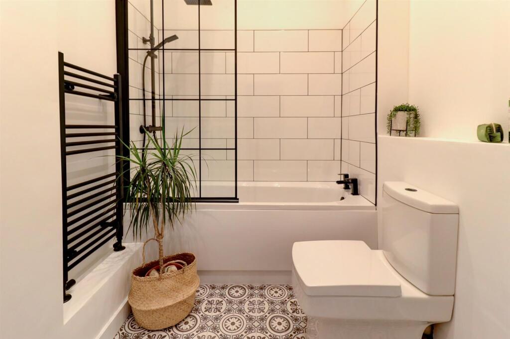 Main Bathroom