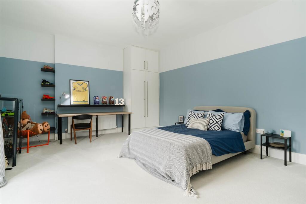 Bedroom2-2.jpg