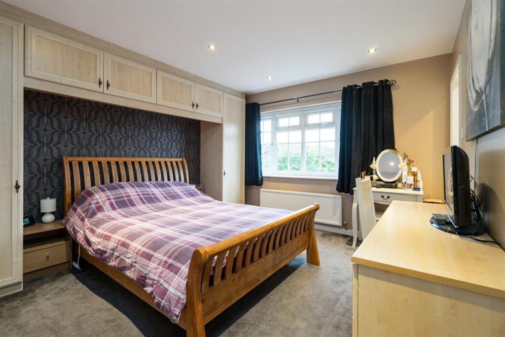 2 Nichols Close_12.jpg