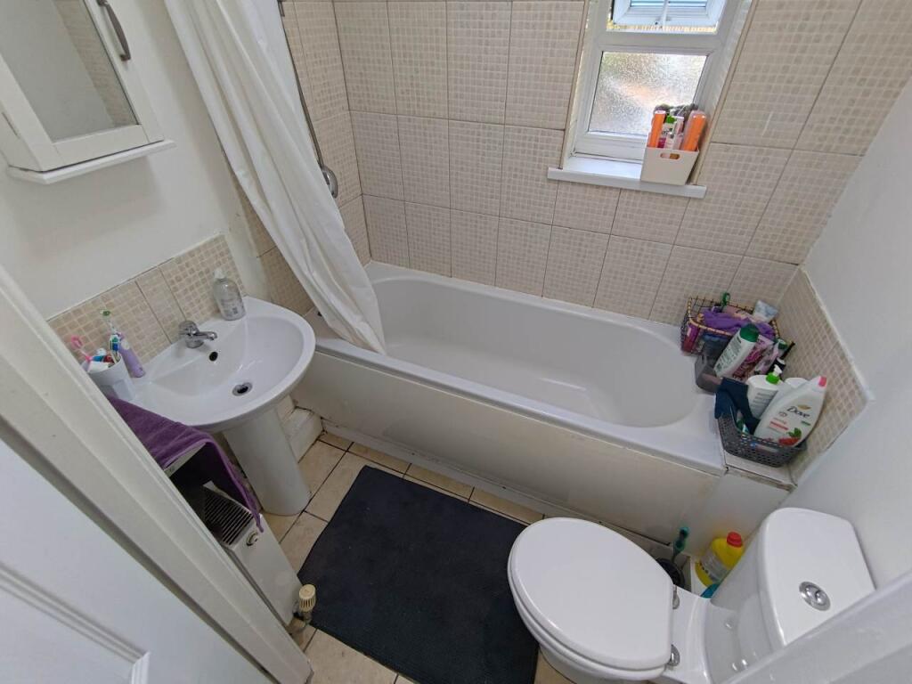 Ground floor bathroo