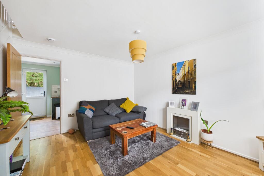 CAM05454G0-PR0039-STILL005