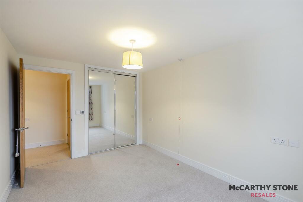 8586516-interior03.jpg