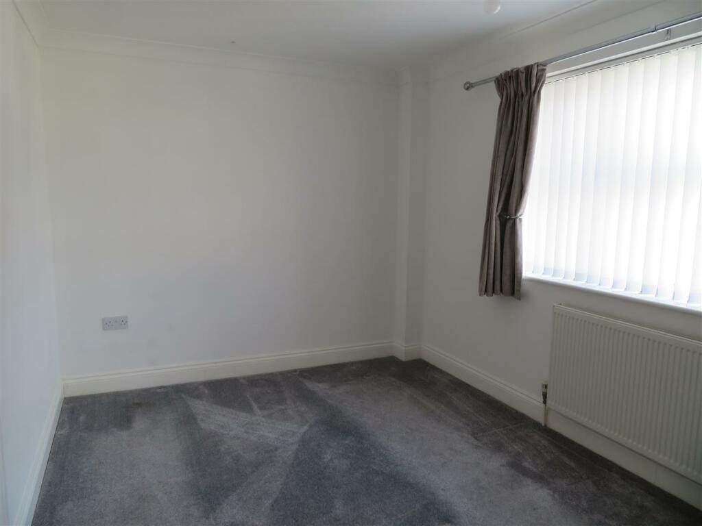 2 Terence  Bed3.JPG