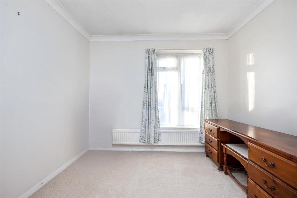 Chichester Close 21 BED 3A.jpeg