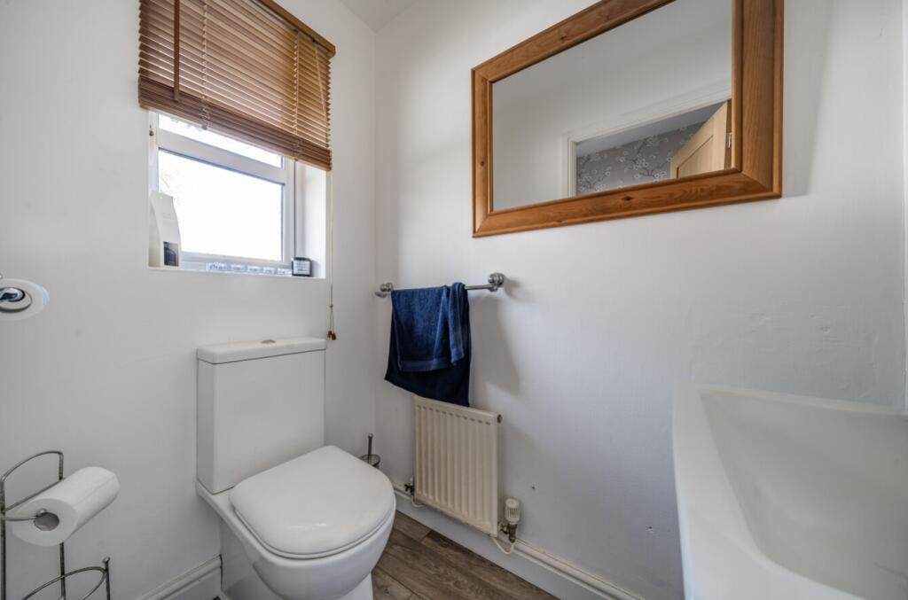 1301247-8-683890dc42e65