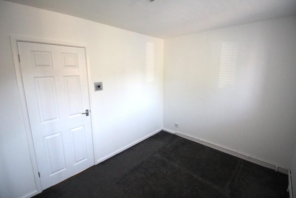 2nd Bedroom (b) 