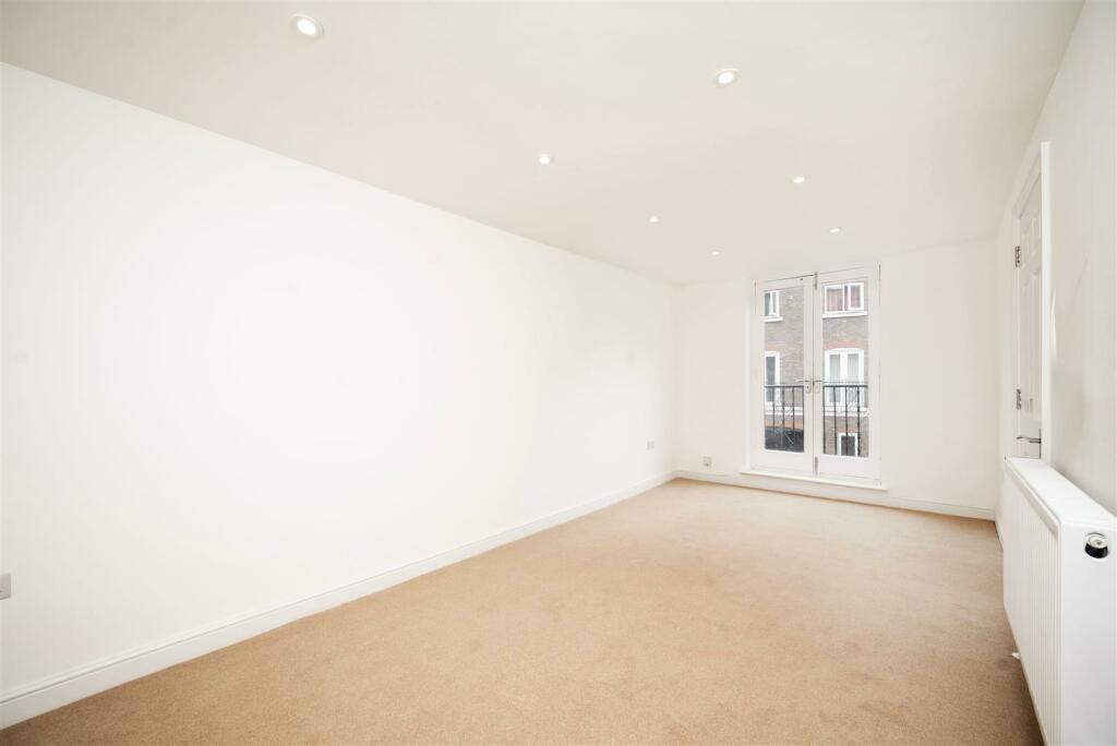 Principal bedroom 2 - Maple Mews.jpeg