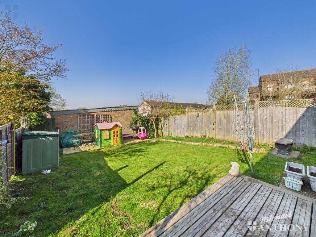 CAM03852G0-PR0236-STILL011