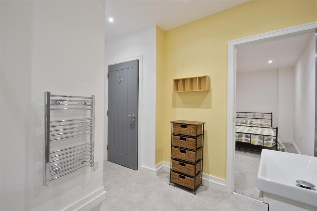 'Jack' &amp; 'Jill' Shower Room