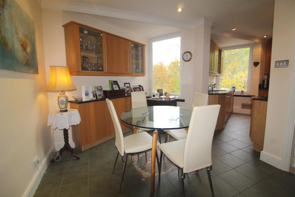Dining Room 1 NEW.jpg