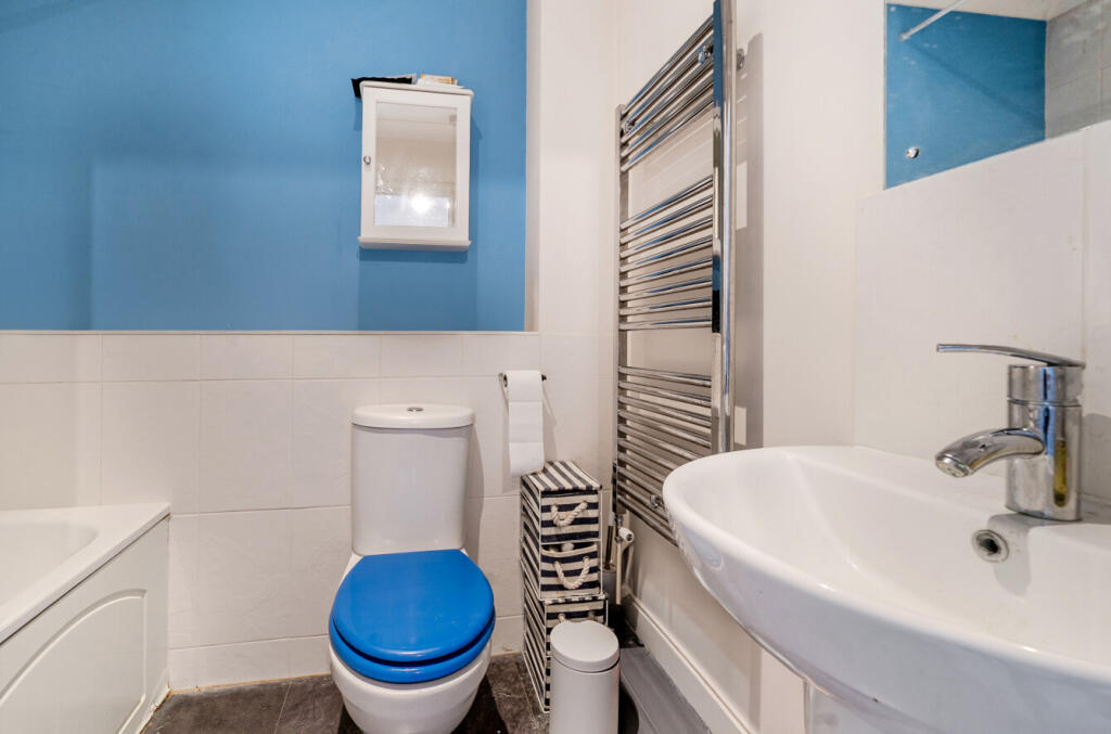 1376884-13-6915f6...