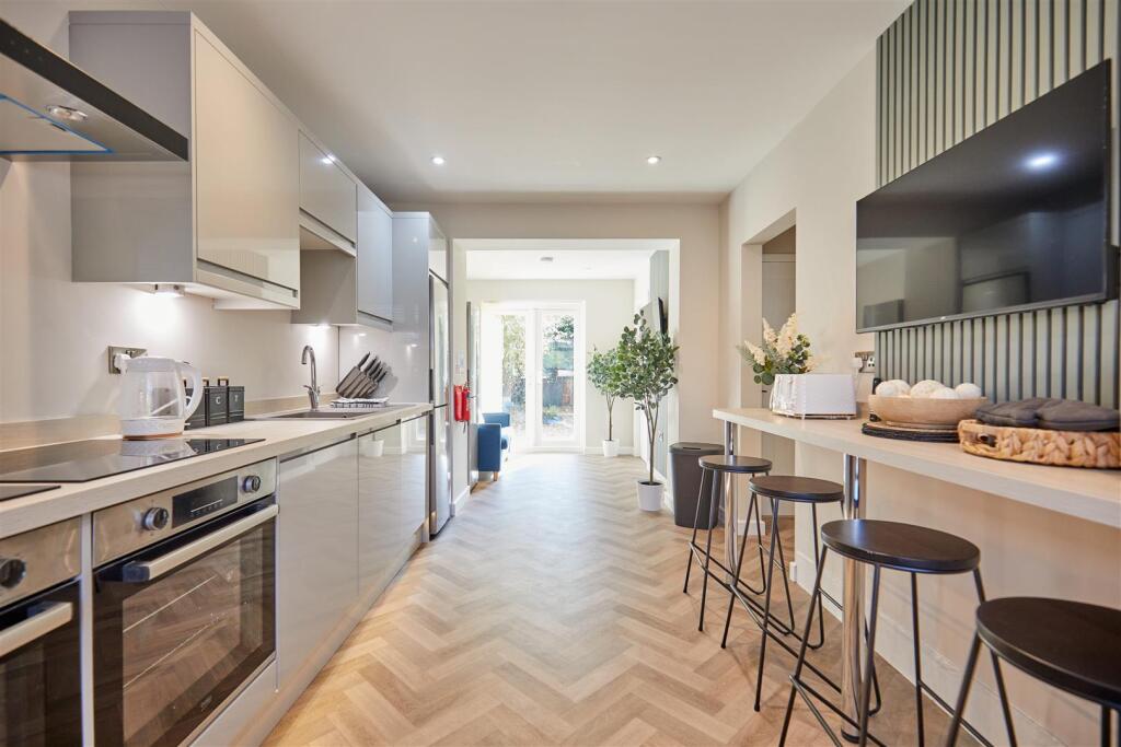 97 Friends Road 3.jpg