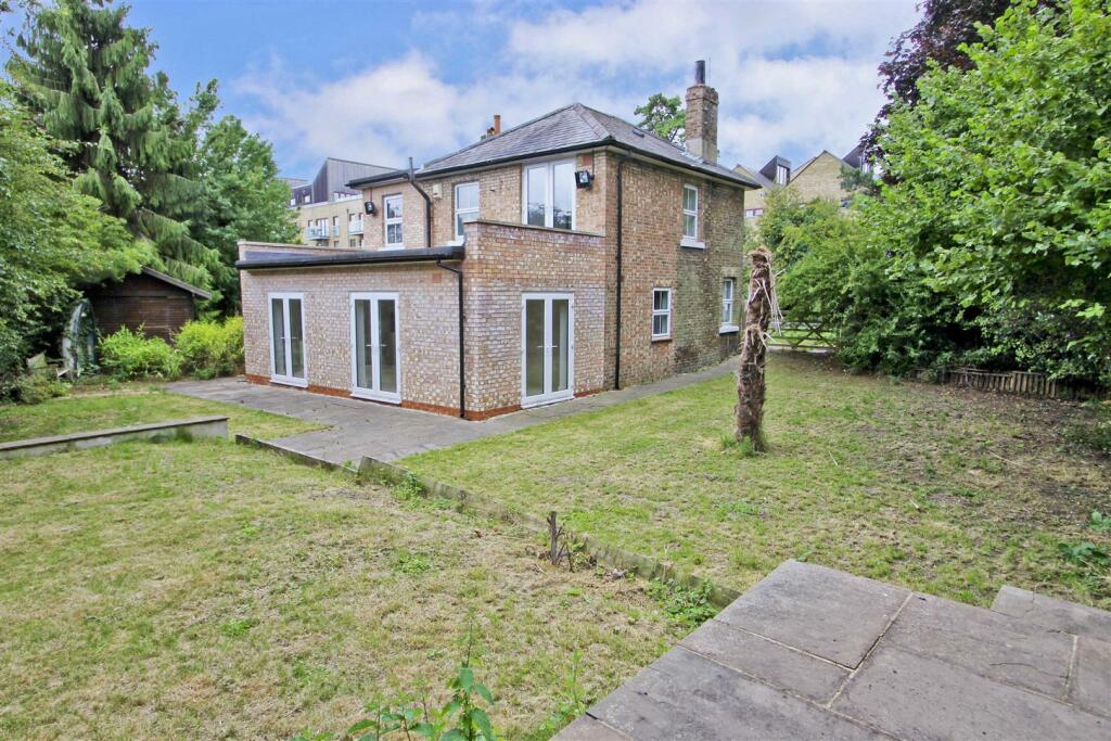 The Lock House (2).JPG