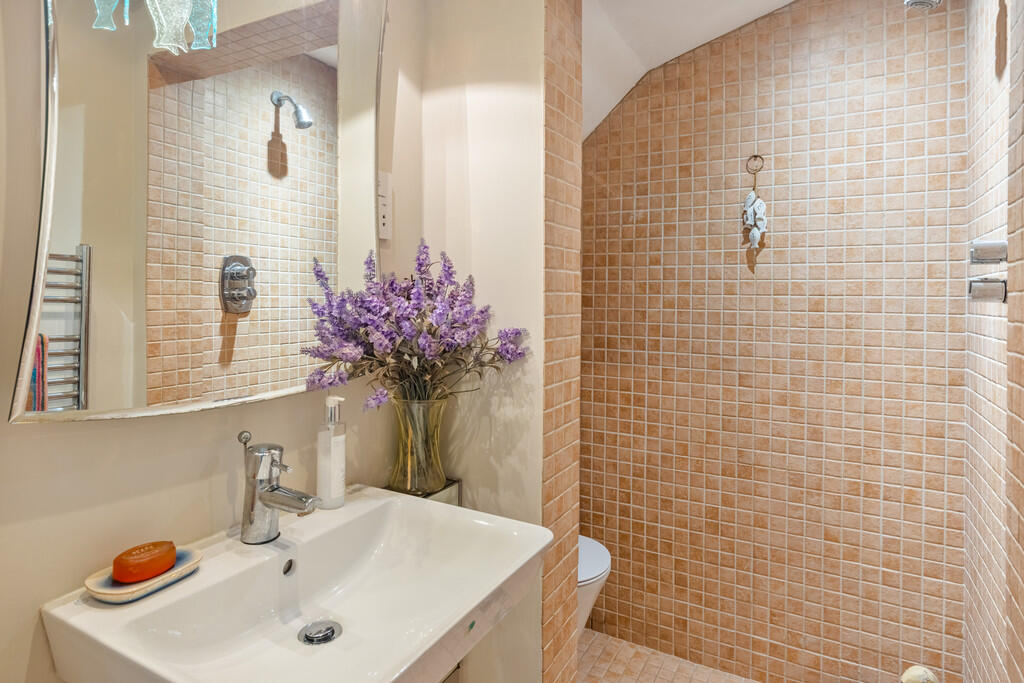 A28 - Devington P...