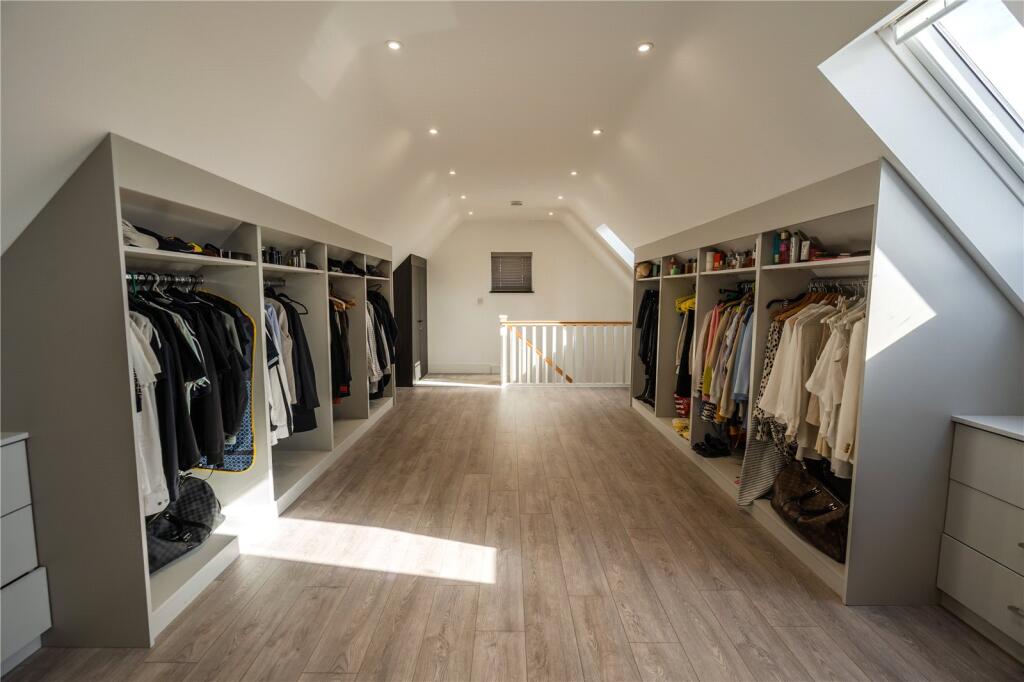 Sf Dressing Room/Bed
