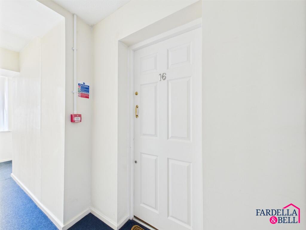Hallway/Entrance