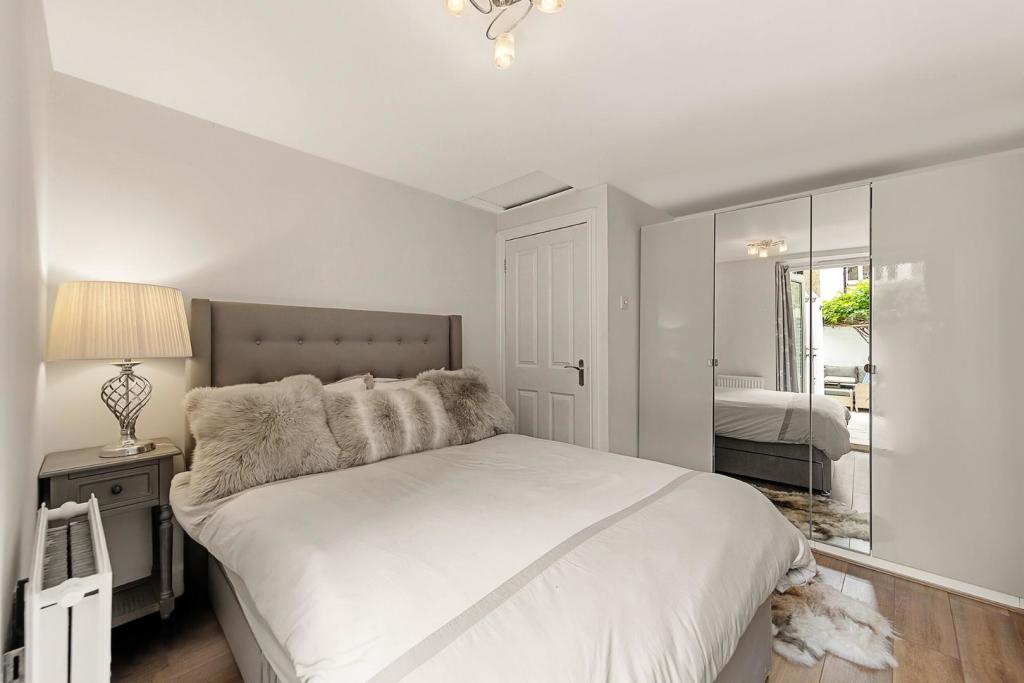 Bedroom (2).jpg